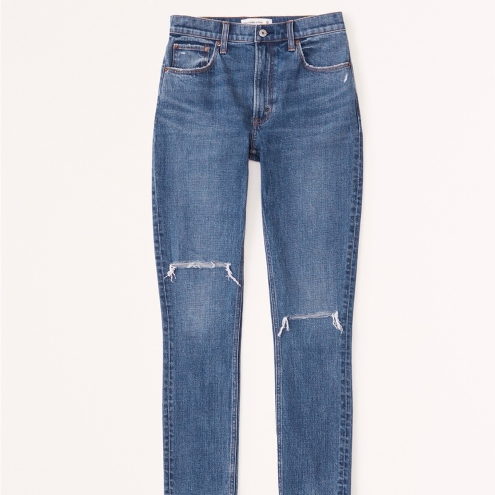 Abercrombie Women's
High Rise Skinny Jean in Medium Destroy - Picture 3 of 3